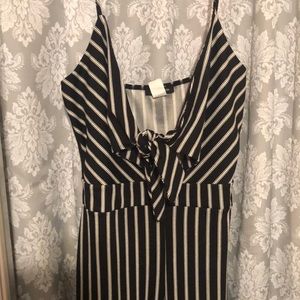 Stripe jumpsuit 🤍🖤